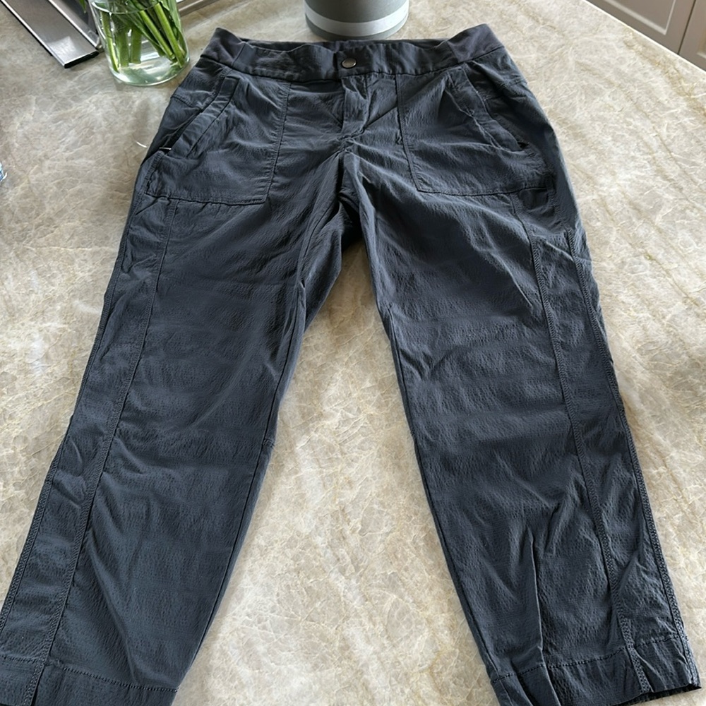 Athleta capri pants